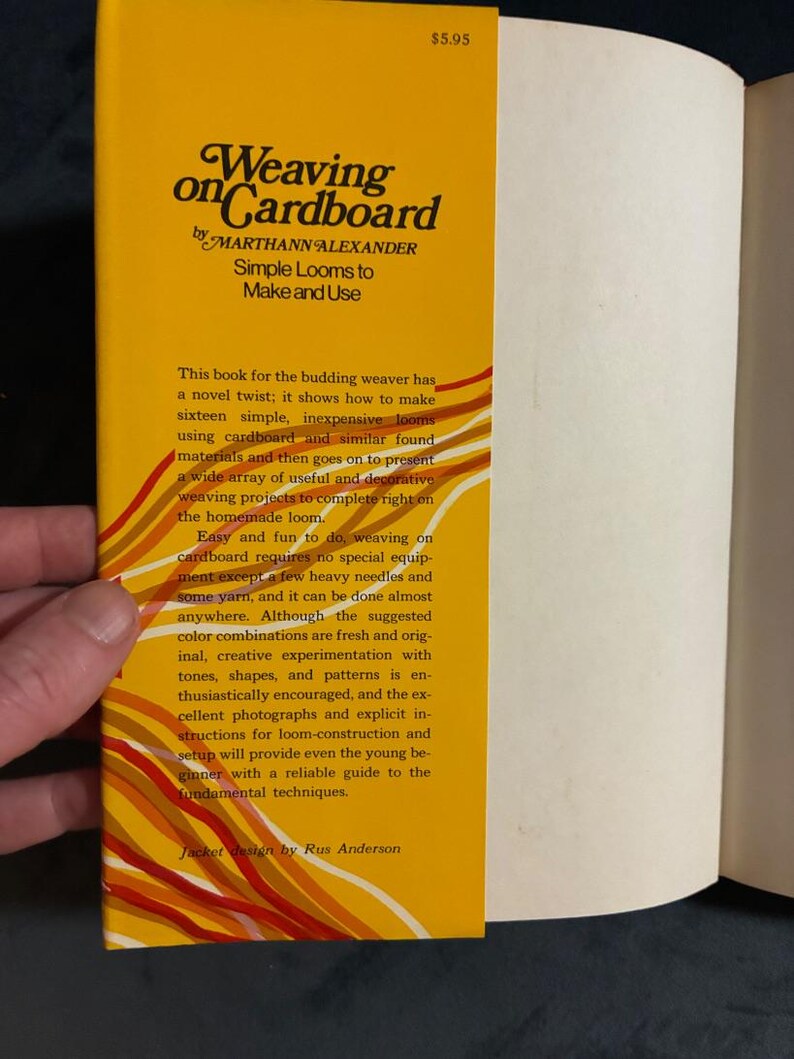 Weaving on Cardboard: Simple Looms to Make and Use (1972 First Edition) image 4