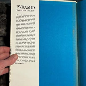 Pyramid by David Macaulay 1975 First Edition Second Printing Very Good/Very Good image 2