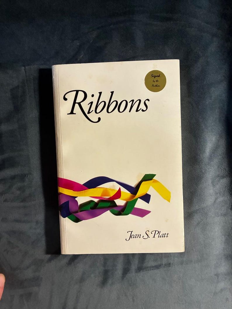 Ribbons de Jean S. Platt. Firmado. 1992. Primera edición. Primera impresión. Tapa blanda. Muy buen estado. imagen 1