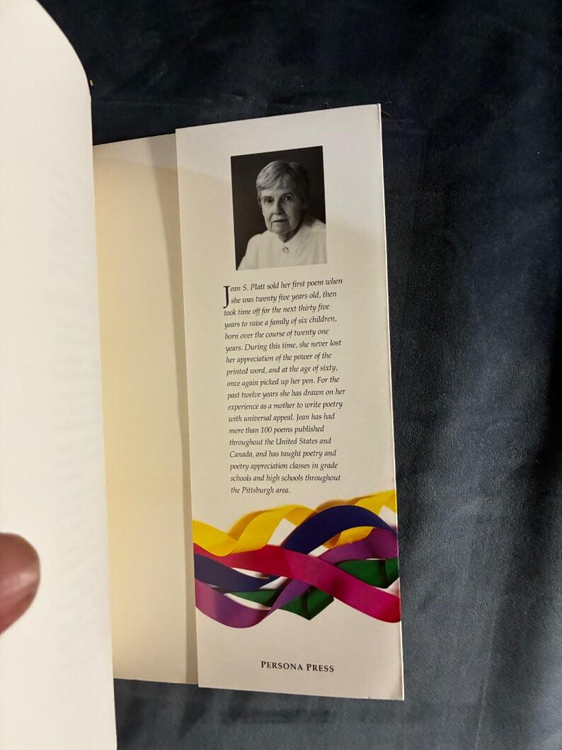 Ribbons de Jean S. Platt. Firmado. 1992. Primera edición. Primera impresión. Tapa blanda. Muy buen estado. imagen 8