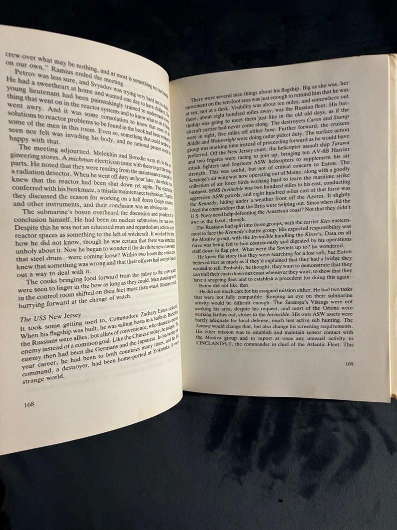 The Hunt for Red October by Tom Clancy 1984 First Edition 5th Printing Near Fine/Very Good Hardcover image 4