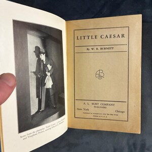 El pequeño César de W. R. Burnett 1931 A. L. Burt Company Edición cinematográfica imagen 2