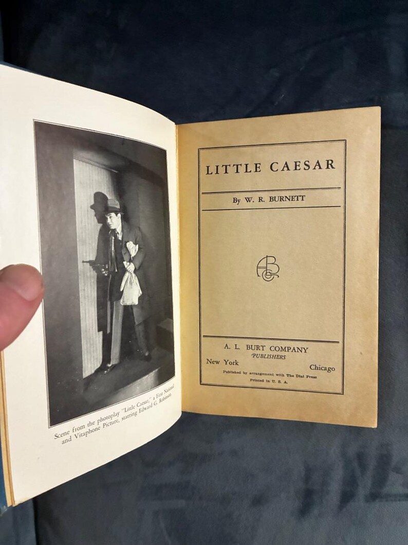 El pequeño César de W. R. Burnett 1931 A. L. Burt Company Edición cinematográfica imagen 2