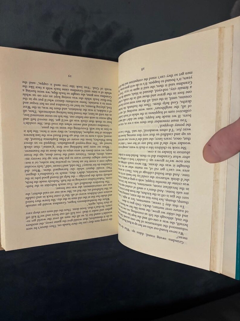 Wise Children by Angela Carter 1992 First Edition Near Fine/Near Fine image 7