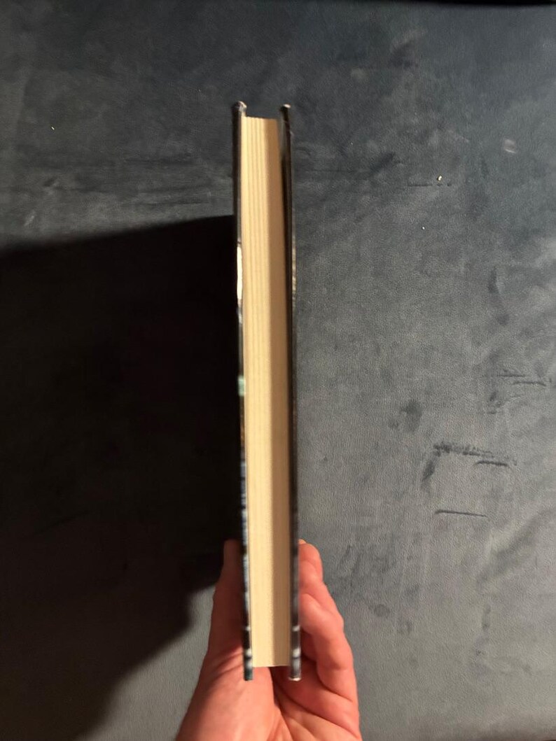 Gray Ghost by William G. Tapply First Edition First Printing Near Fine/Near Fine Hardcover image 7