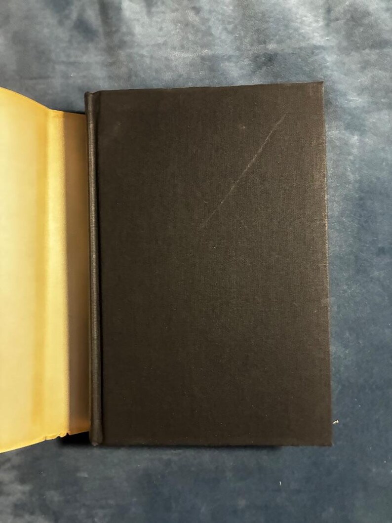 Strategy by B. H. Liddell Hart 1967 Frederick A. Praeger Edition Second Printing VG+/Very Good image 8