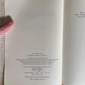 Mitternachtskinder von Salman Rushdie, 1. US-Ausgabe, 1. Druck – Mylar-Hülle mit Sammelkarten Bild 4