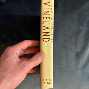 Vineland van Thomas Pynchon, 1990, eerste editie, eerste druk, in uitstekende/bijna perfecte staat, hardcover. afbeelding 6