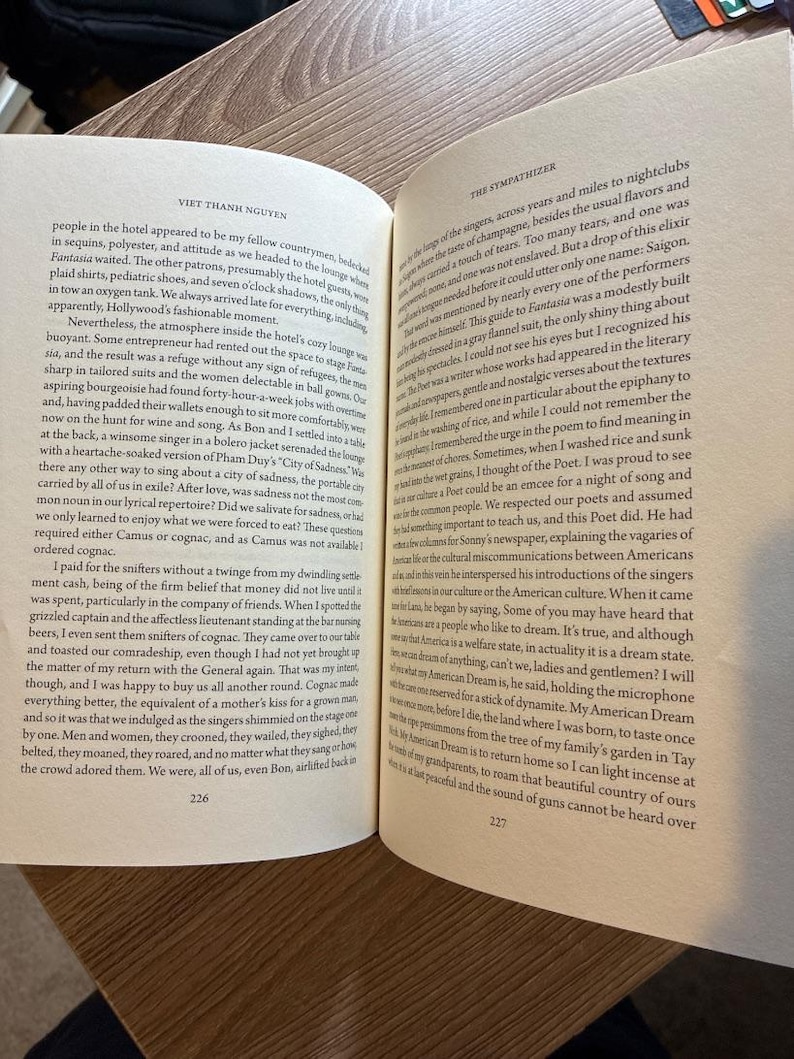 Der Sympathisant von Viet Thanh Nguyen, Erstausgabe, erster Druck, nahezu neuwertig, Hardcover. Bild 6