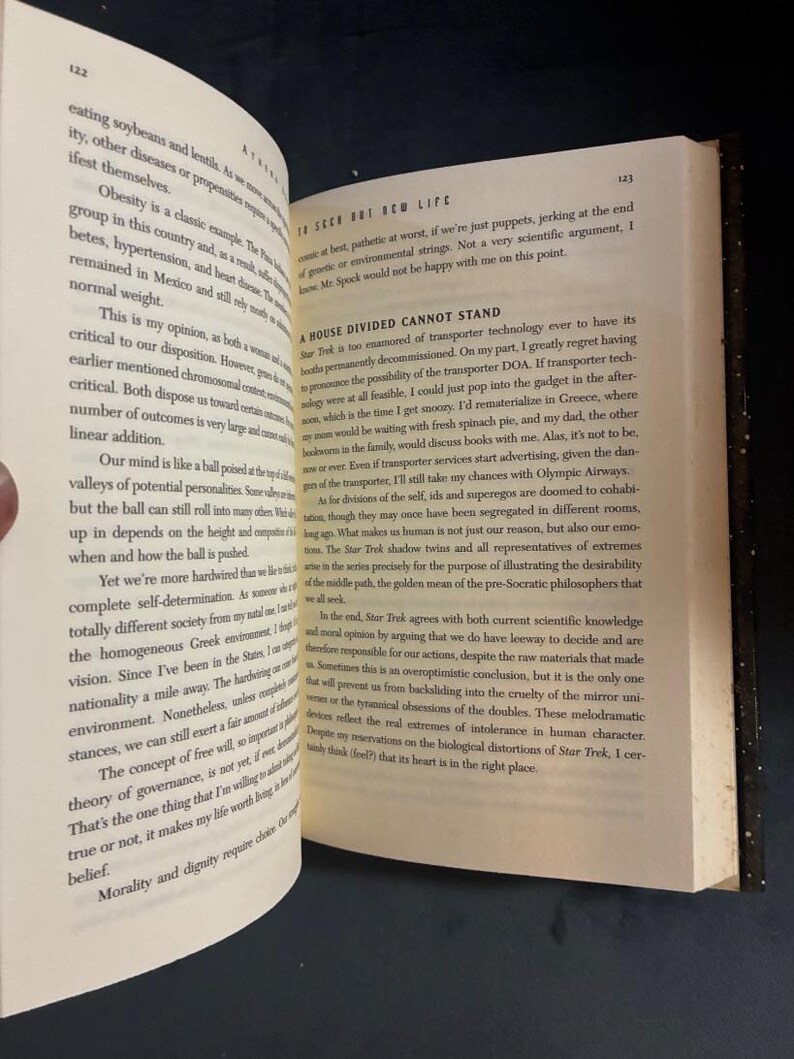 Op zoek naar nieuw leven: De biologie van Star Trek door Athena Andreadis, Ph.D. 1998 Eerste editie Eerste druk Bijna nieuwstaat/Zeer goed afbeelding 7