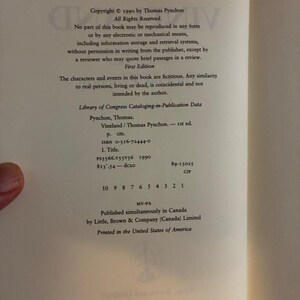 Vineland van Thomas Pynchon, 1990, eerste editie, eerste druk, in uitstekende/bijna perfecte staat, hardcover. afbeelding 3