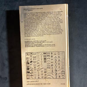 Shells: a collector's color guide by J. & R. Senders 1984 First Edition First Printing Very Good/Good Hardcover image 5