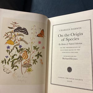 Sobre el origen de las especies, de Charles Darwin. Folio Society, edición de 2006. Tapa dura, en muy buen estado. imagen 3