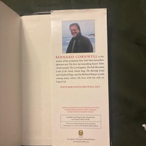 Muerte de reyes de Bernard Cornwell. Primera edición, primera impresión. Tapa dura. Muy buen estado/casi perfecto. imagen 4
