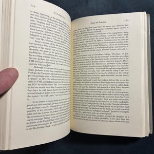 Stonewall: A Biography of General Thomas J. Jackson by Byron Farwell 1992 First Edition First Printing Very Good/Very Good image 5