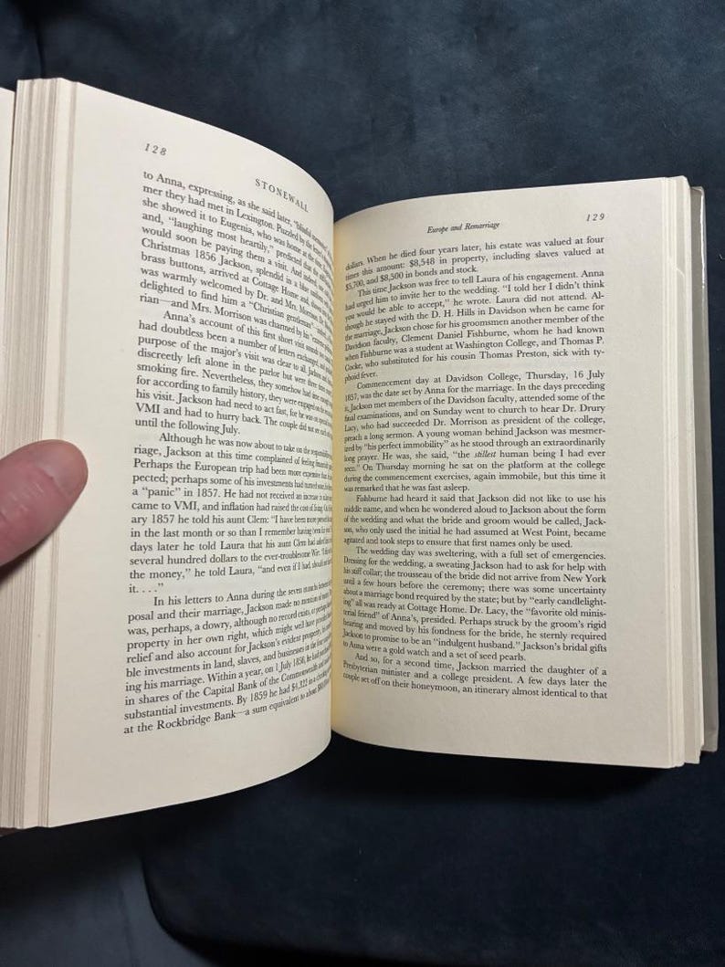 Stonewall: A Biography of General Thomas J. Jackson by Byron Farwell 1992 First Edition First Printing Very Good/Very Good image 5