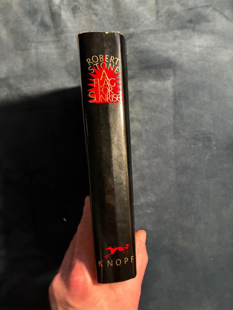 Eine Flagge für den Sonnenaufgang von Robert Stone, 1981, Erstausgabe, erster Druck, Nahezu neuwertig/VG+ Bild 7