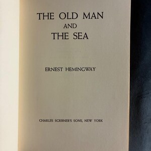 Stary człowiek i morze Ernesta Hemingwaya 1952 Pierwsze wydanie Prawie w dobrym stanie/bardzo dobrym Oprawa twarda zdjęcie 3