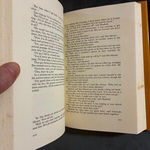 Suore e soldati di Iris Murdoch, 1981, Prima edizione, Prima stampa, Ottime condizioni. immagine 9