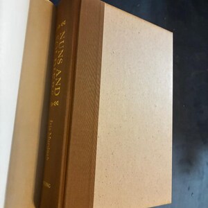 Suore e soldati di Iris Murdoch, 1981, Prima edizione, Prima stampa, Ottime condizioni. immagine 10