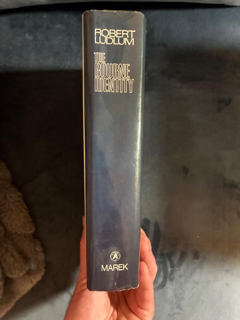 The Bourne Identity by Robert Ludlum 1980 First Edition Near Fine/Very Good image 8