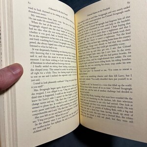 Primera edición firmada: Un buitre es mi amigo, de Margaret Anne Barnes (1981) imagen 6
