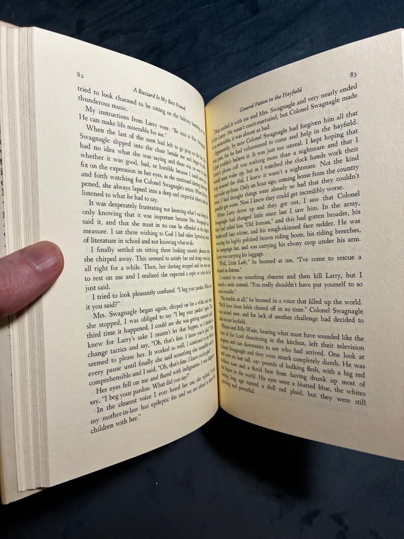 Primera edición firmada: Un buitre es mi amigo, de Margaret Anne Barnes (1981) imagen 6