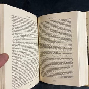 Sarum von Edward Rutherfurd, 1987, Erstausgabe, erster Druck, nahezu neuwertig/nahezu neuwertig Bild 4