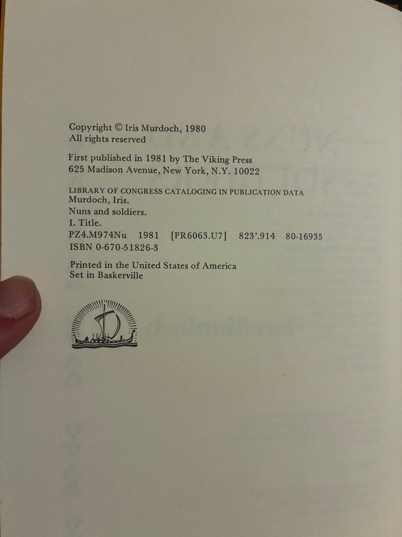 Suore e soldati di Iris Murdoch, 1981, Prima edizione, Prima stampa, Ottime condizioni. immagine 3