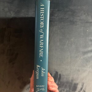 Historia de la guerra, de John Keegan, 1993. Primera edición, primera impresión. Tapa dura. En excelente/casi excelente estado. imagen 6