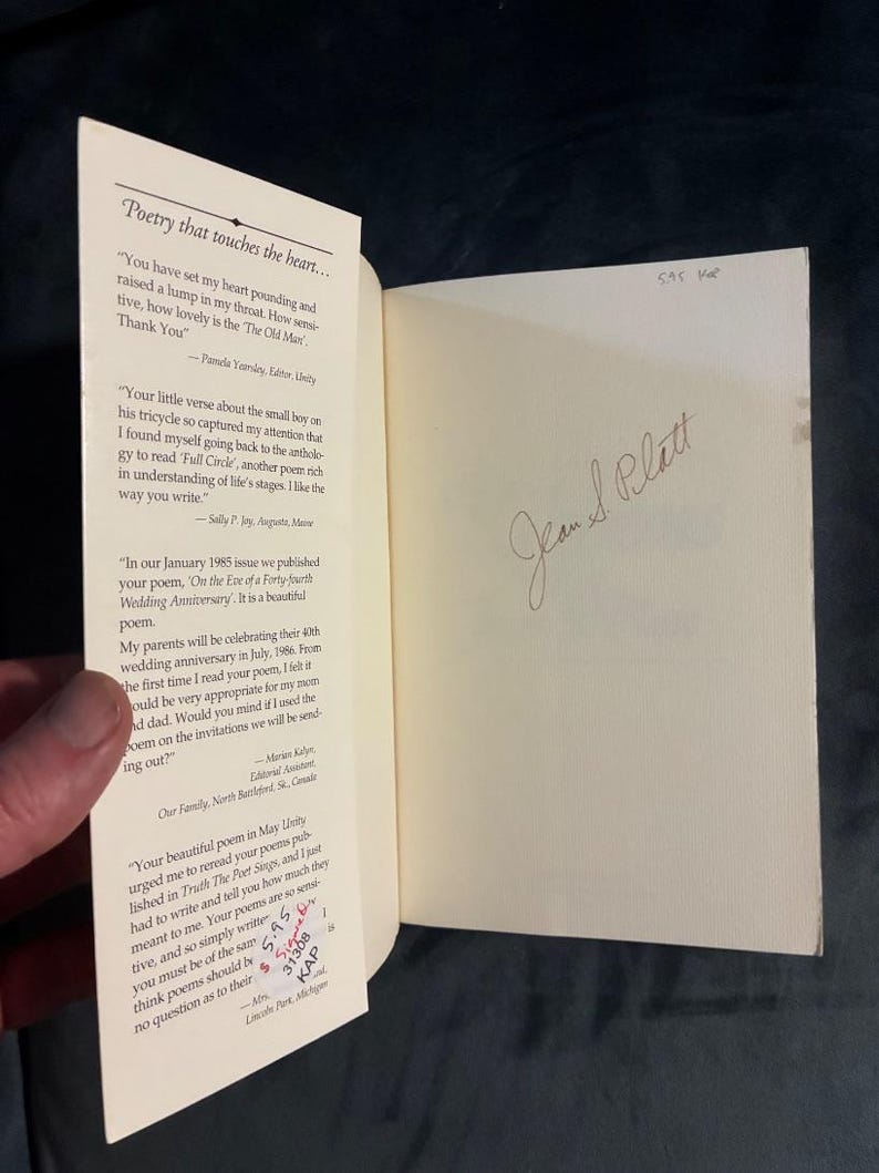 Ribbons de Jean S. Platt. Firmado. 1992. Primera edición. Primera impresión. Tapa blanda. Muy buen estado. imagen 2