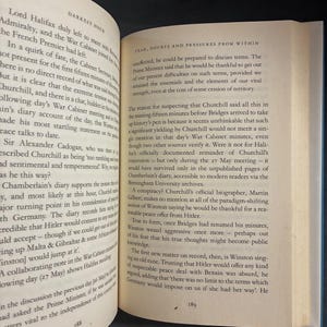 Die dunkelste Stunde: Wie Churchill England vom Abgrund zurückbrachte von Anthony McCarten Erste Auflage, erster Druck Nahezu neuwertig/Sehr gut Bild 7