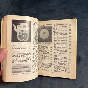 Warman's 8th Antiques & Current Prices, 1966 First Edition (Good Condition) image 2