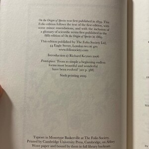 Sobre el origen de las especies, de Charles Darwin. Folio Society, edición de 2006. Tapa dura, en muy buen estado. imagen 2