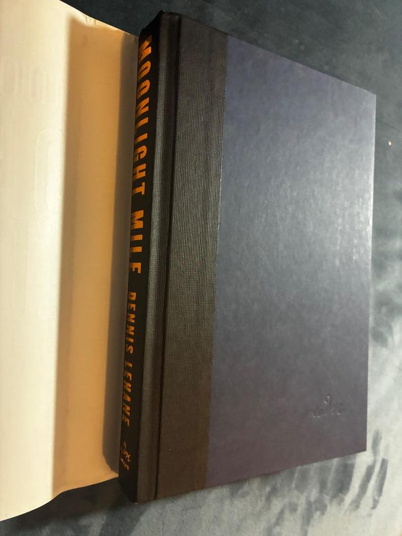 Moonlight Mile autorstwa Dennisa Lehane'a, 2010, pierwsze wydanie, pierwsze wydanie, prawie w dobrym stanie zdjęcie 9