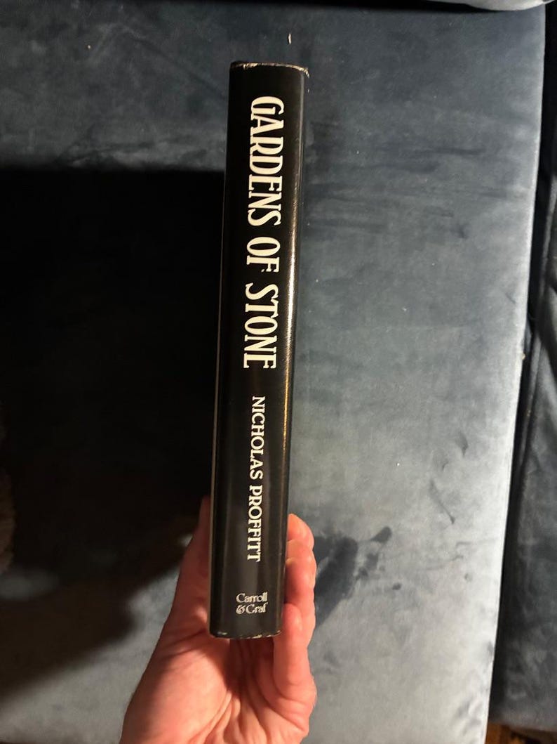 Gardens of Stone van Nicholas Proffitt, 1983, eerste editie, eerste druk. Zo goed als nieuw/zeer goed. afbeelding 7