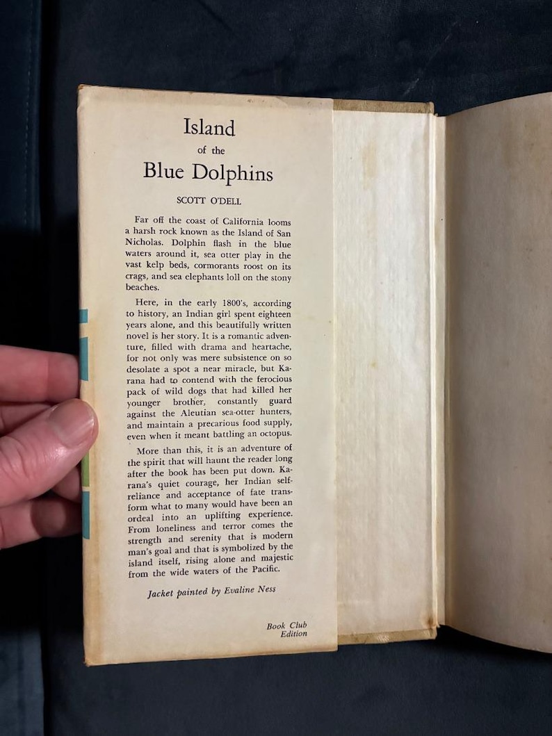 La isla de los delfines azules de Scott O'Dell. Edición del club de lectura. Muy buen estado/buen estado. Tapa dura. imagen 4
