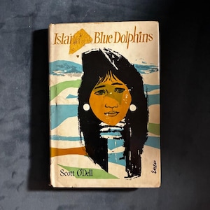 La isla de los delfines azules de Scott O'Dell. Edición del club de lectura. Muy buen estado/buen estado. Tapa dura. imagen 1