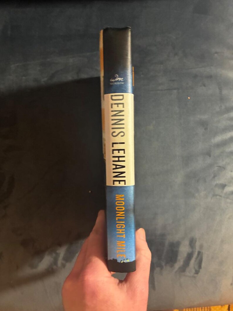 Moonlight Mile autorstwa Dennisa Lehane'a, 2010, pierwsze wydanie, pierwsze wydanie, prawie w dobrym stanie zdjęcie 7