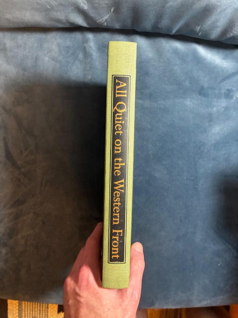 Allt tyst på västfronten av Erich Maria Remarque 1969 The Heritage Press Edition Fine bild 1