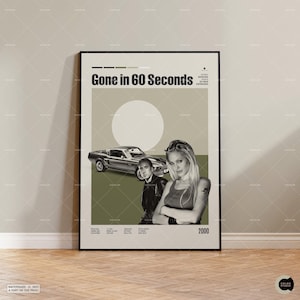 Puede incluir: Un póster de película enmarcado de Gone in 60 Seconds con una ilustración en blanco y negro de un coche clásico, un hombre y una mujer. El diseño incluye un gran círculo beige, detalles en verde oliva y el texto Gone in 60 Seconds y 2000.