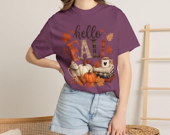 Maglietta con design "Hello Fall" / zucca, foglie, accogliente scena autunnale / Comfort Colors