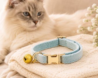 Collar personalizado para gatos con cascabel, collar de terciopelo suave personalizado para mascotas, con identificación por nombre y número de teléfono, regalo de cumpleaños para gatitos amantes de los gatos.