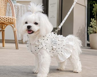 Elegante conjunto de arnés con volantes para perros con correa, arnés de vestido blanco de lunares para cachorros, chaleco para pasear perros pequeños, regalo de moda para mascotas de boutique para perros.