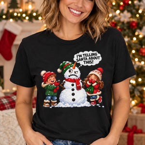 Camiseta de Navidad con diseño de niños burlándose del muñeco de nieve / Le voy a contar esto a Papá Noel