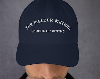 La escuela de actuación del método Fielder, gorra de papá de la Marina