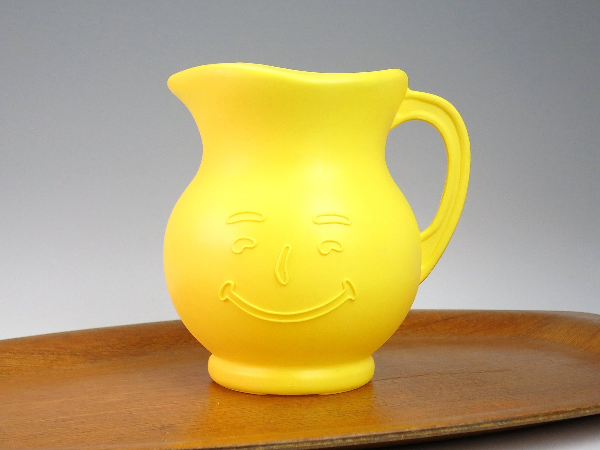 Yellow Mixer Pitcher W/ Lid Vintage Pitcher W/ Attached Mixer Vntg Yellow  Drink Mixing Pitcher W/ Lid Vintage Kool Aid Pitcher 