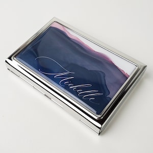 Monedero de metal personalizado, tarjetero grande para tarjetas de visita, tarjetero para cigarrillos y tarjetas de crédito, billetera para ella, regalo para fumadora, estuche de doble cara P1