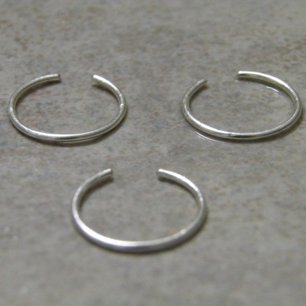 Toe ring... "Simple Lines" set of 3 silver wire stackable toe rings.
