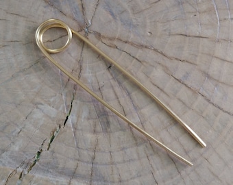 Hair Pin "Twist" Brass hand bent wire hair pin.